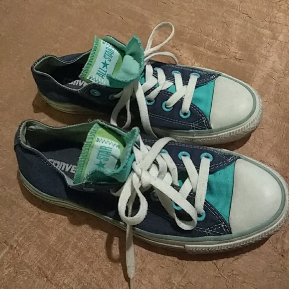 Converse Shoes - 2/$10 🌈Converse Sneakers Navy and Blue